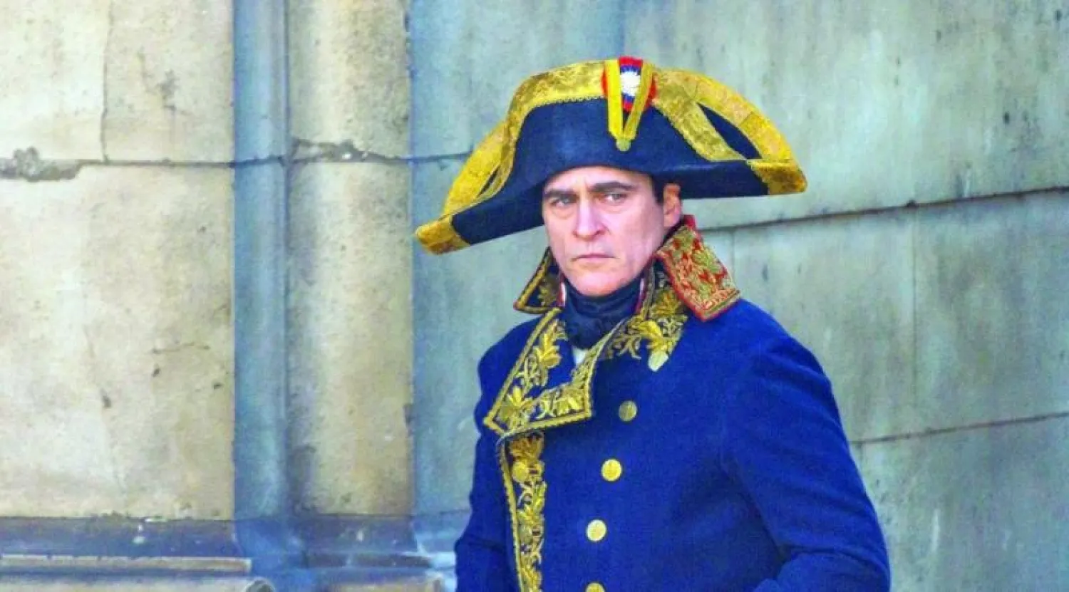 جواكين فينيكس على موعد مع نابليون (آبل)