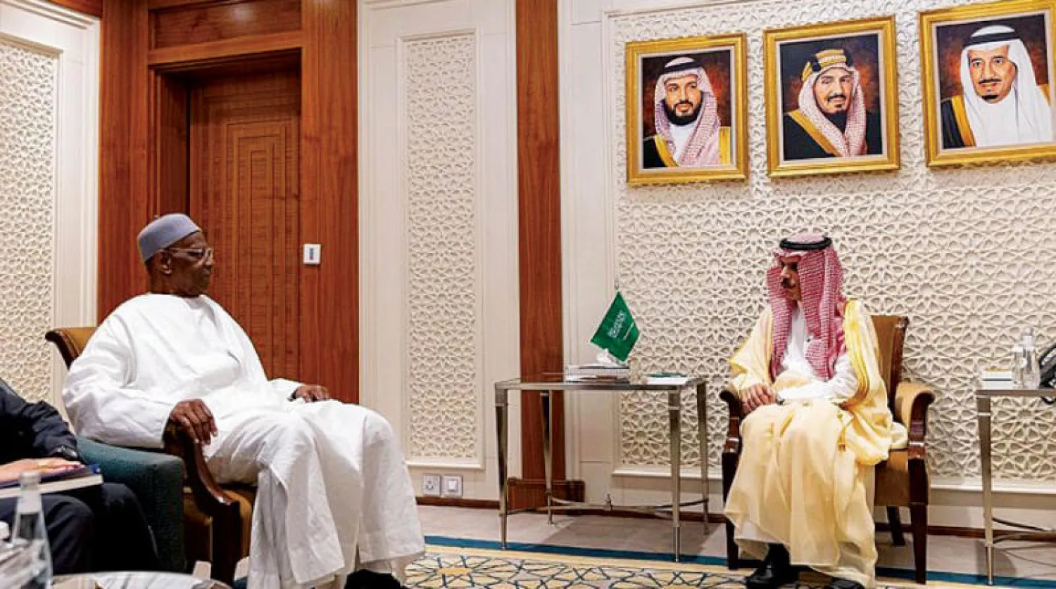 وزير الخارجية السعودي خلال استقباله المبعوث الخاص لرئيس مجلس السيادة السوداني (واس)