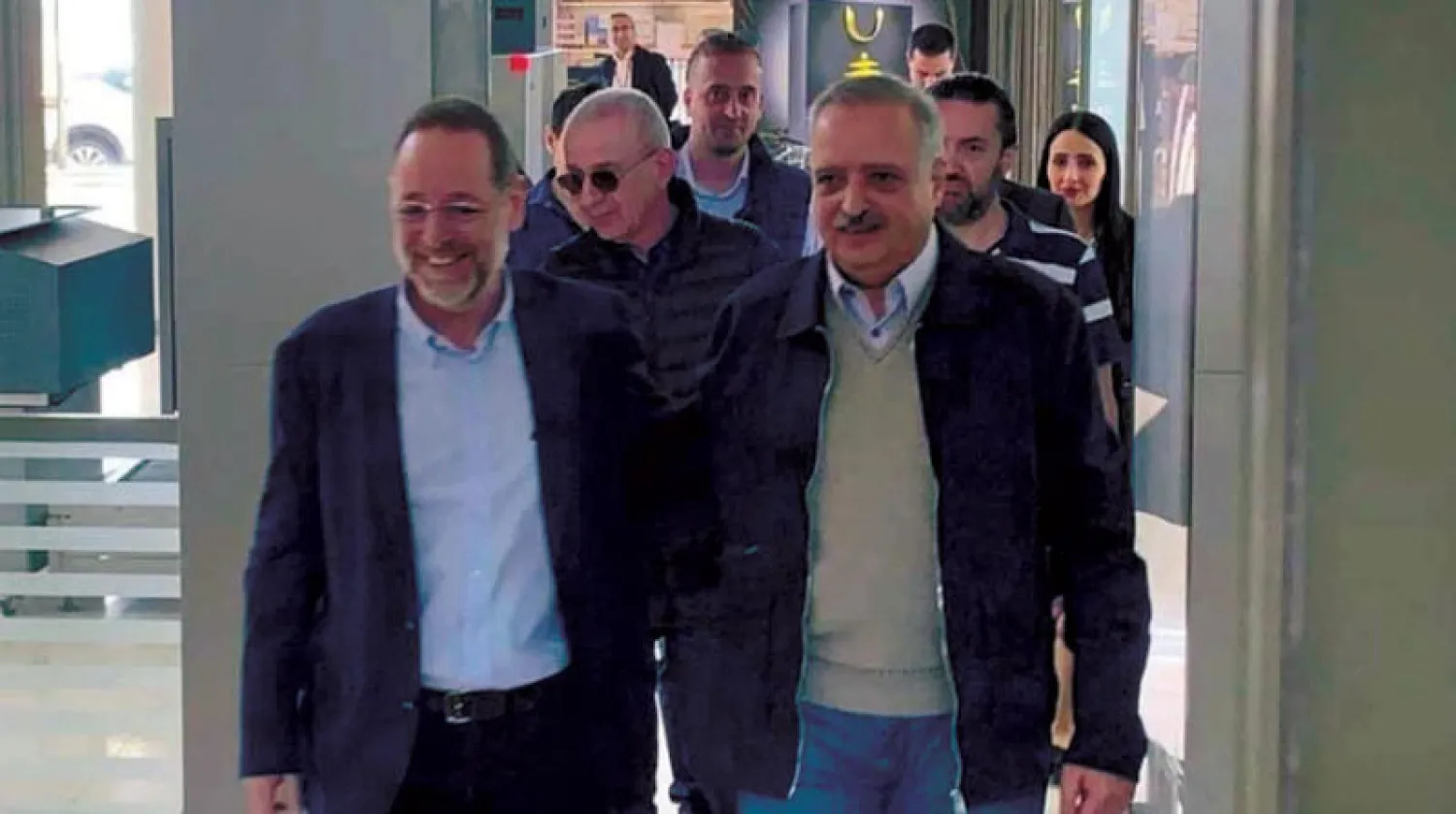 خير الدين في بيروت بعد عودته الشهر الماضي وفي استقباله رئيس «الحزب الديمقراطي اللبناني» طلال أرسلان (تويتر)