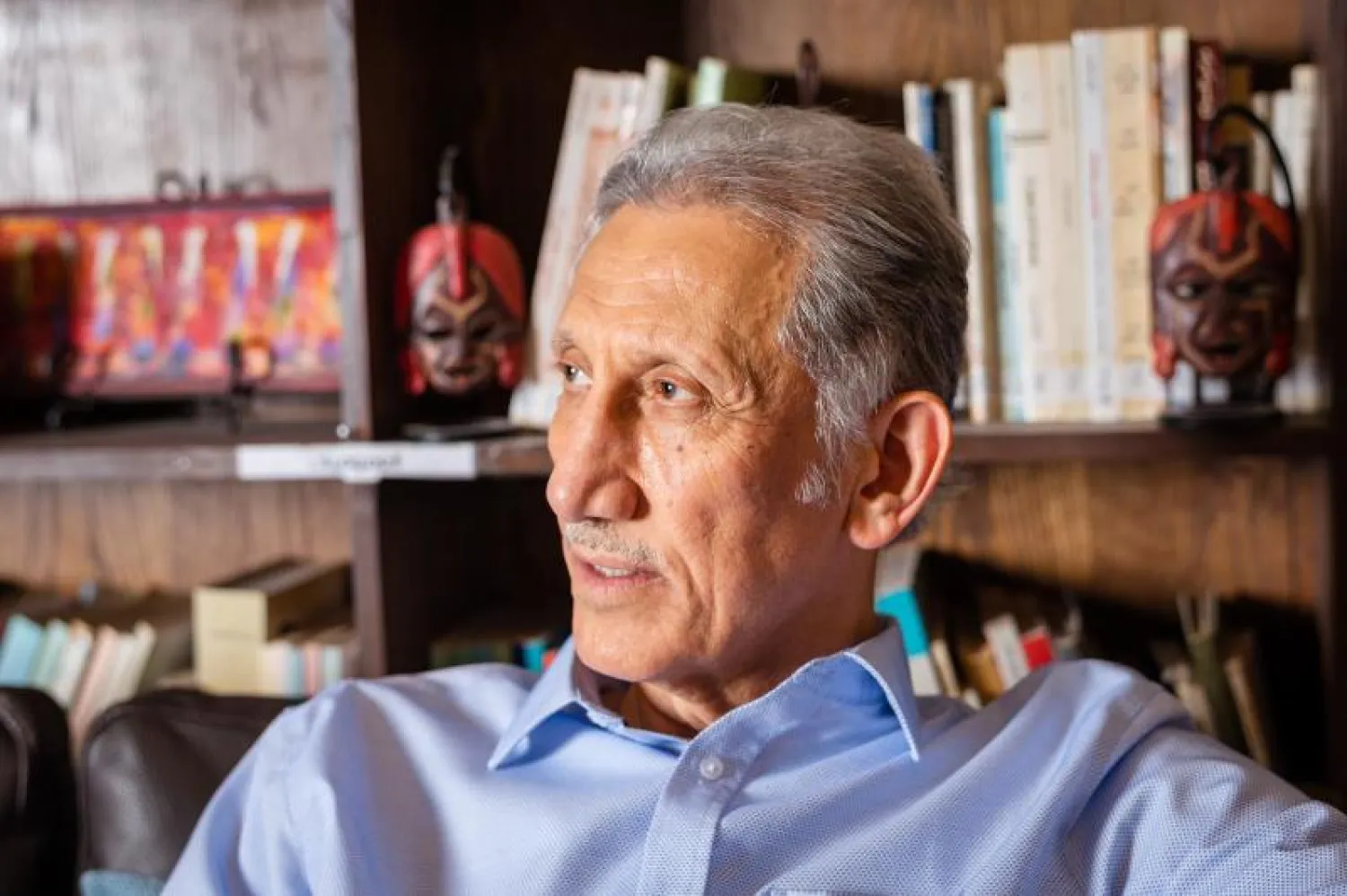 الأديب الكويتي طالب الرفاعي (الشرق الأوسط)