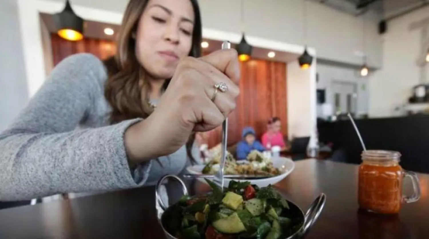 Düşük karbonhidratlı bir beslenme şeker, ekmek ve nişastalı sebzeleri kesmeyi içerir (Reuters)
