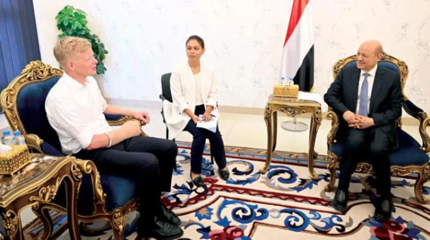 Head of the Presidential Leadership Council Rashad al-Alimi meets UN envoy to Yemen Hans Grundberg (Saba)
