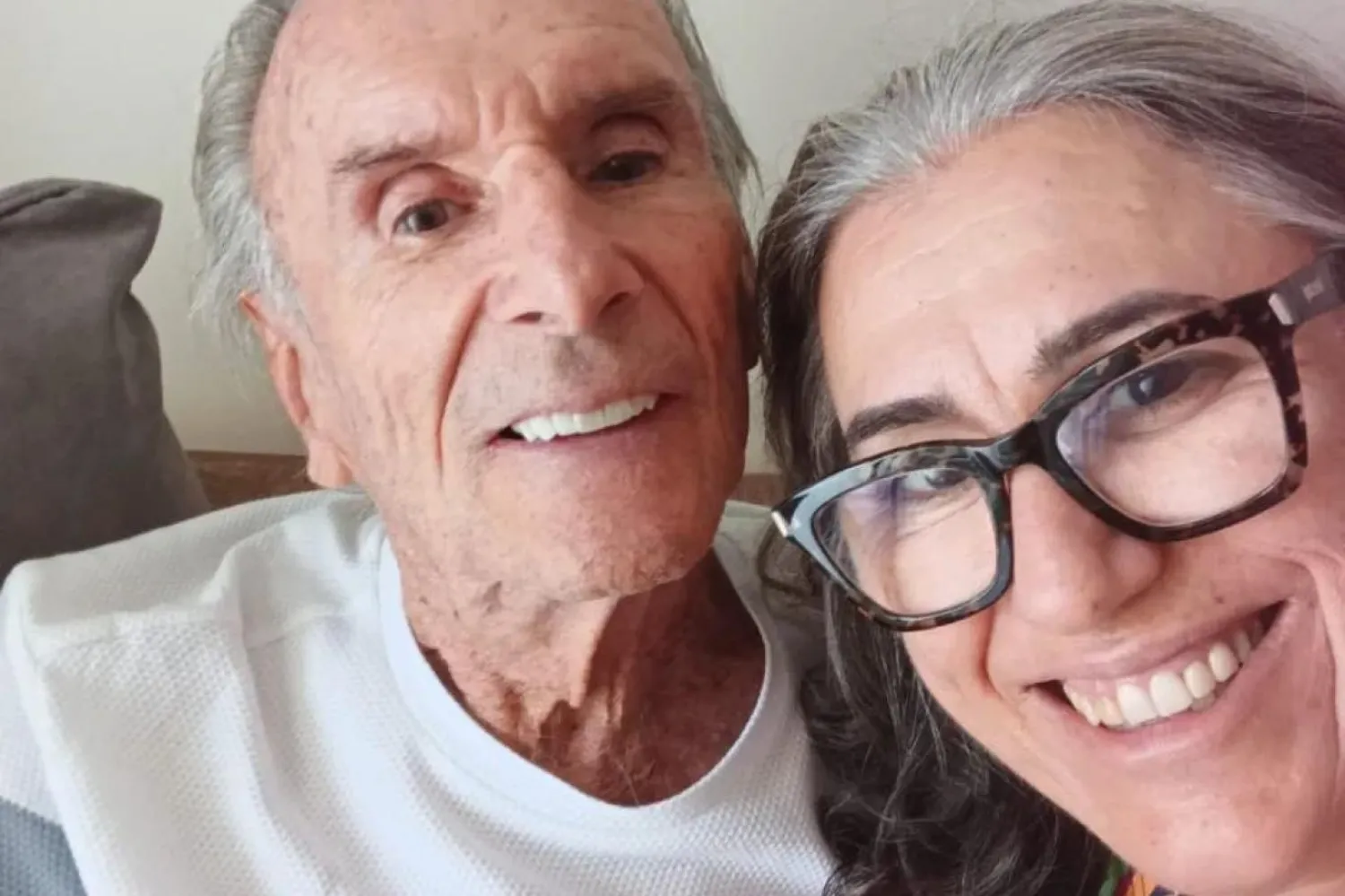 Wilson Fittipaldi Jr.'ın (solda) Noel günü kalbinin durmasından kısa süre önce eşiyle birlikte çektiği fotoğrafı (Instagram/fittipaldi.w)