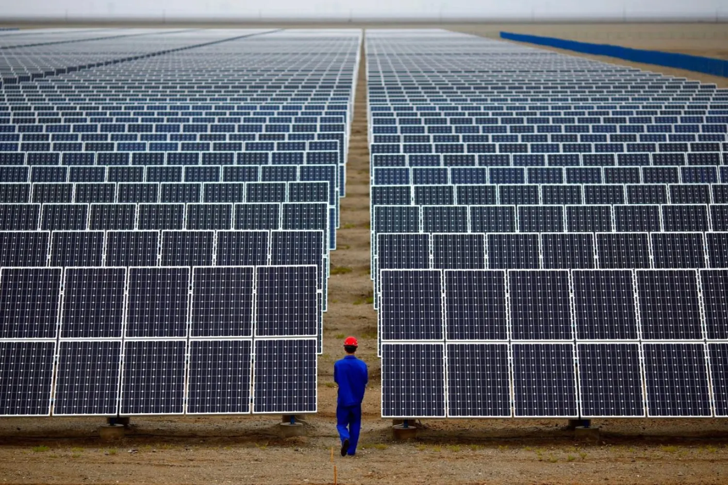 Çin, Gobi Çölü'nü rüzgar ve güneş enerjisi bölgesine çeviriyor (Reuters)