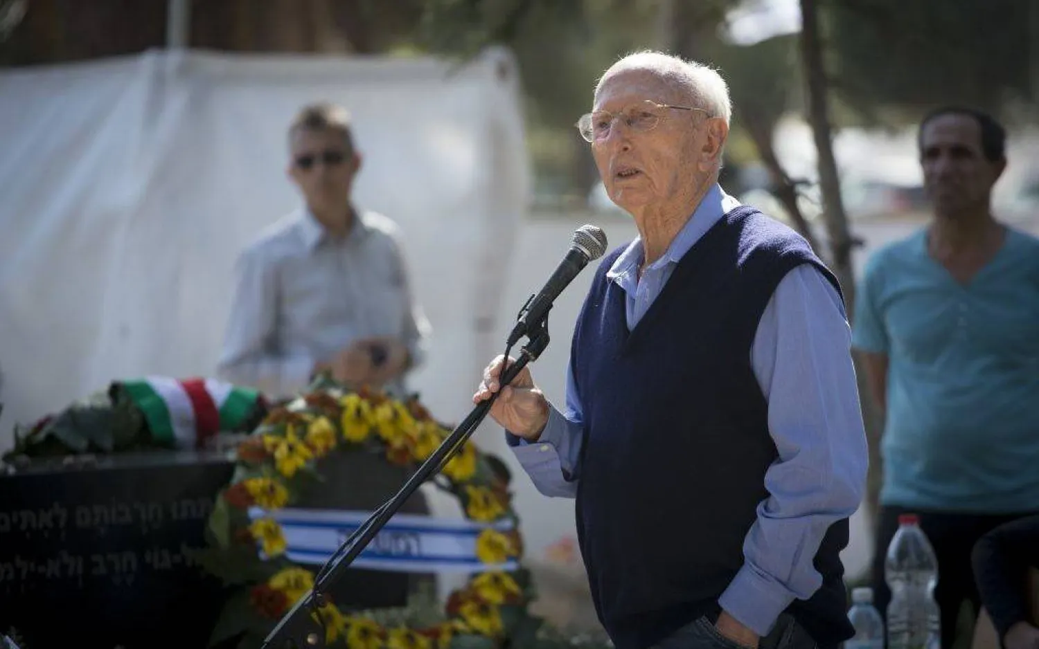 تسفي زامير رئيس جهاز المخابرات الإسرائيلي سابقاً (تايمز أوف إسرائيل)