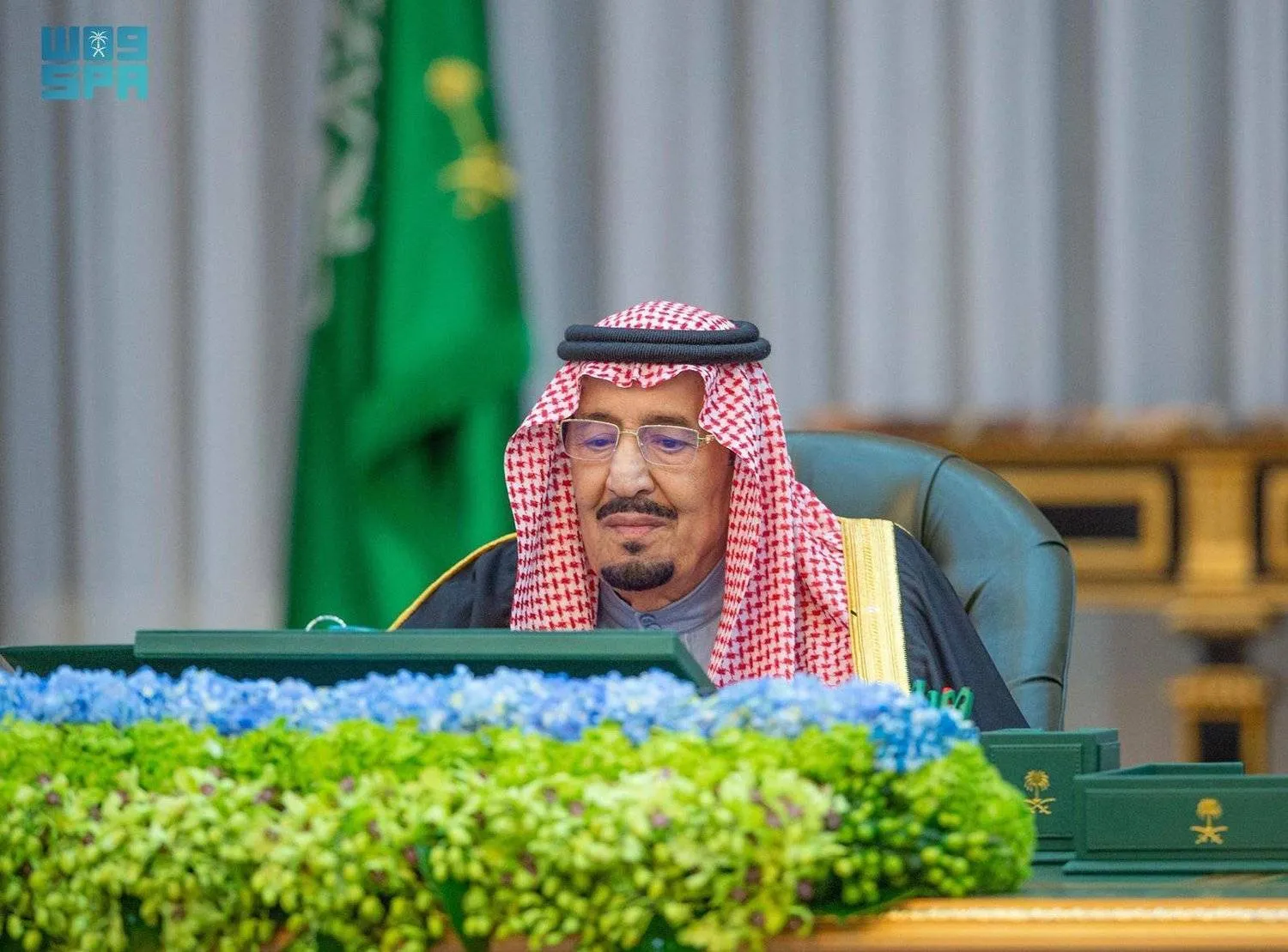 Custodian of the Two Holy Mosques King Salman bin Abdulaziz chairs the cabinet meeting in Riyadh. (SPA)