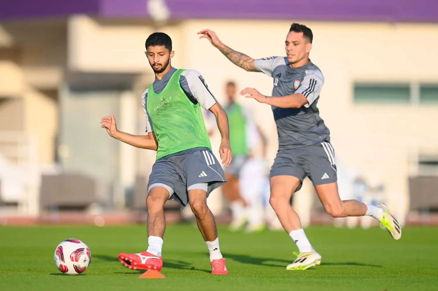لاعبو المنتخب الإماراتي خلال التدريبات (المنتخب الإماراتي)