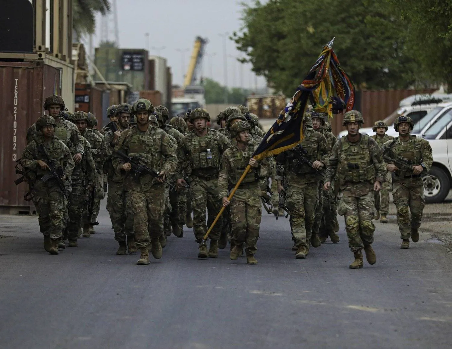 عدد من عناصر القوات الأميركية والتحالف الدولي على هامش حفل عسكري في بغداد، 4 أكتوبر الماضي (الجيش الأميركي)