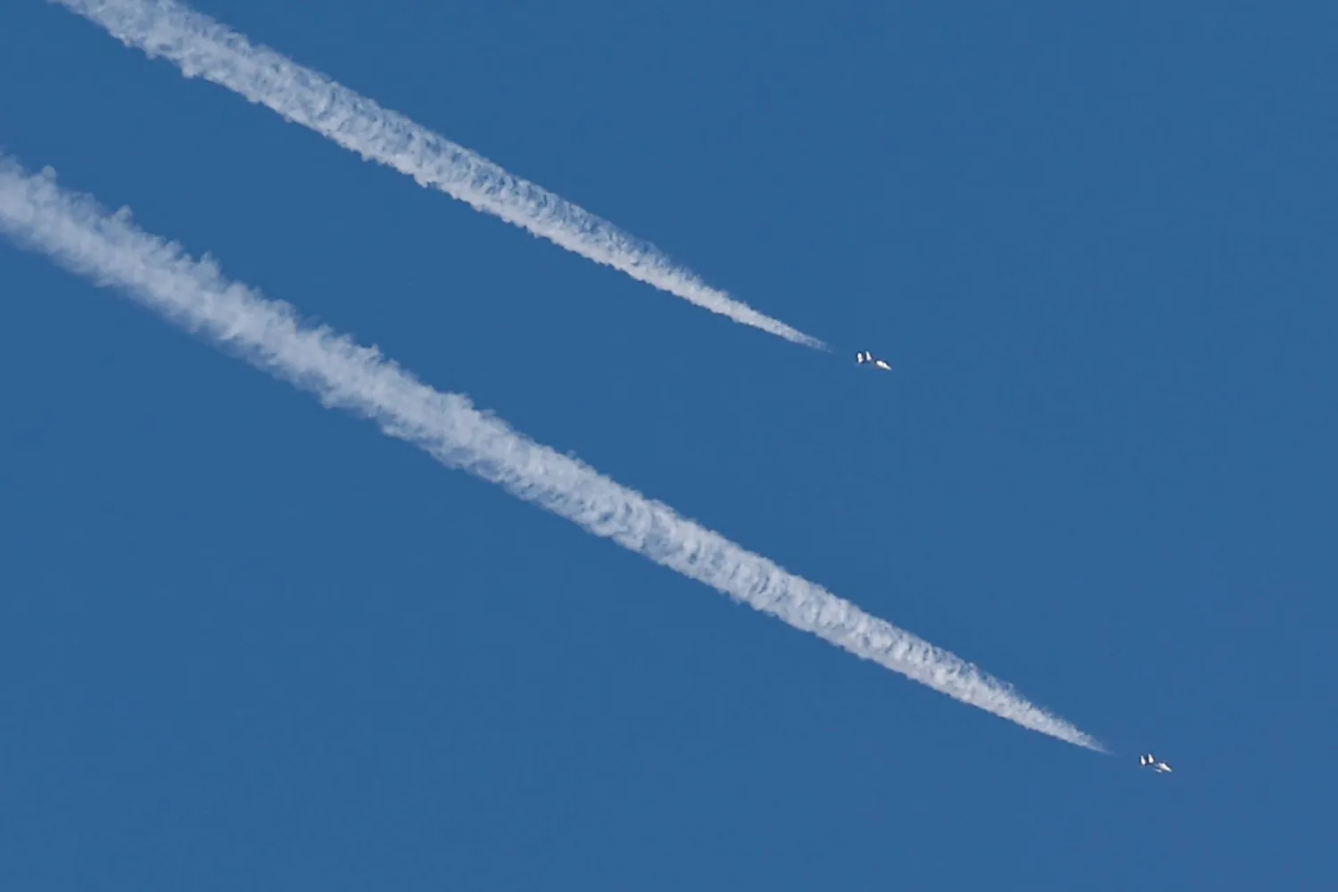 طائرات إسرائيلية تُحلق قرب المنطقة الحدودية جنوب لبنان (إ.ب.أ)