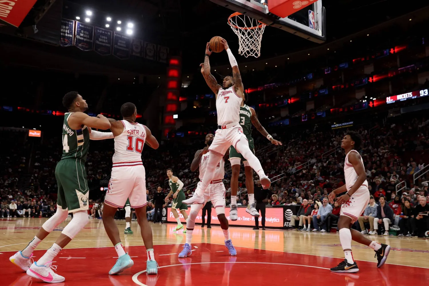 هيوستن روكتس فاز على ضيفه ميلووكي باكس 112 - 108 (غيتي)