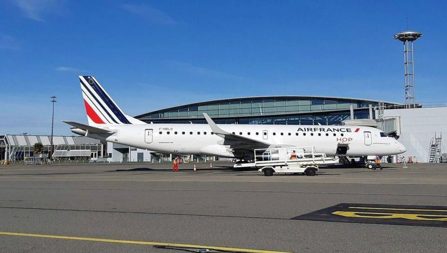 مطار أورلي الباريسي (حساب المطار بالإعلام الاجتماعي)