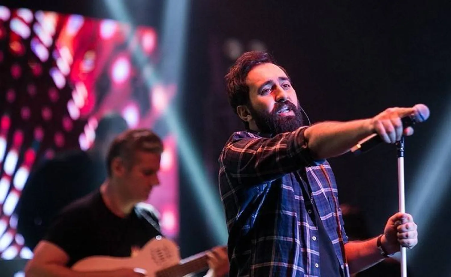 مهدي يراحي خلال حفلة في طهران (تسنيم)