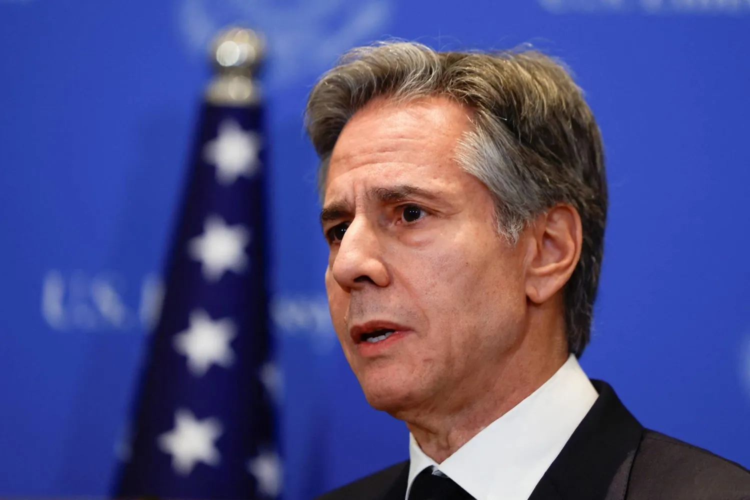 ABD Dışişleri Bakanı Anthony Blinken, 9 Ocak 2024'te Tel Aviv'de düzenlediği basın toplantısında konuşuyor (Reuters)