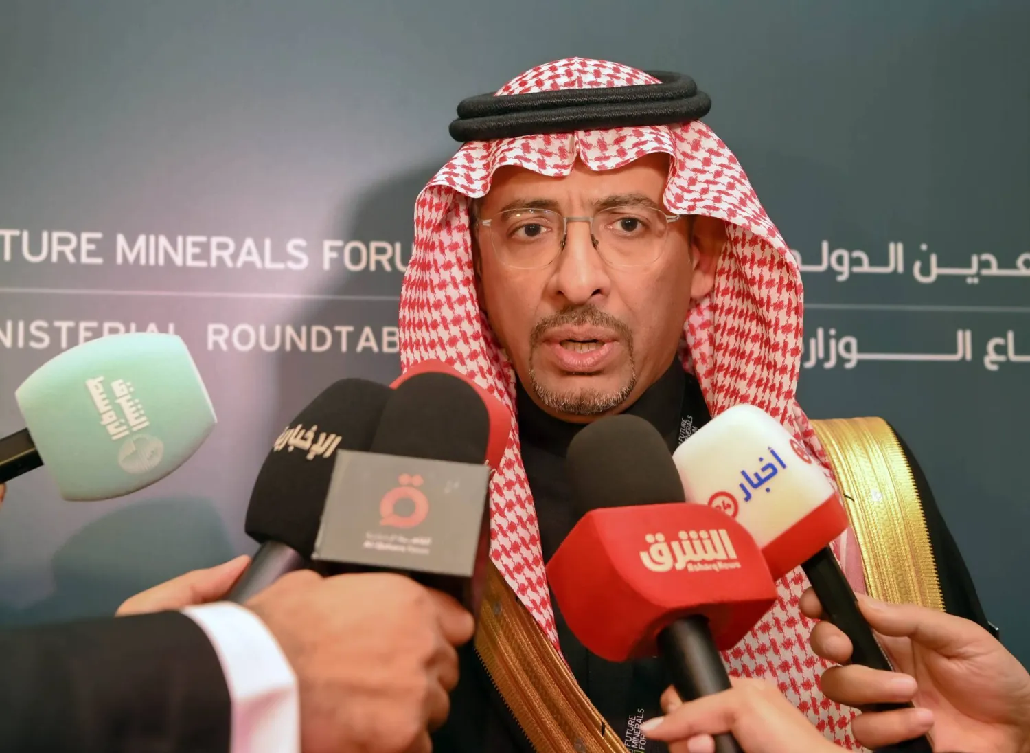 الوزير الخريف يتحدث إلى الصحافيين على هامش مؤتمر التعدين الدولي (الشرق الأوسط)