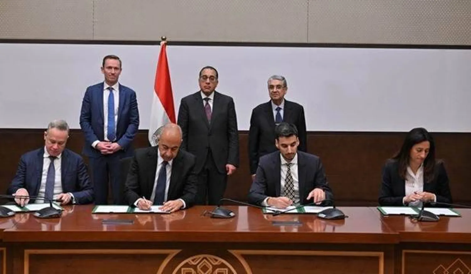 خلال توقيع اتفاقية لمشروع طاقة رياح باستثمارات 1.5 مليار دولار بين مصر و«أكوا باور» السعودية (رئاسة الحكومة المصرية)