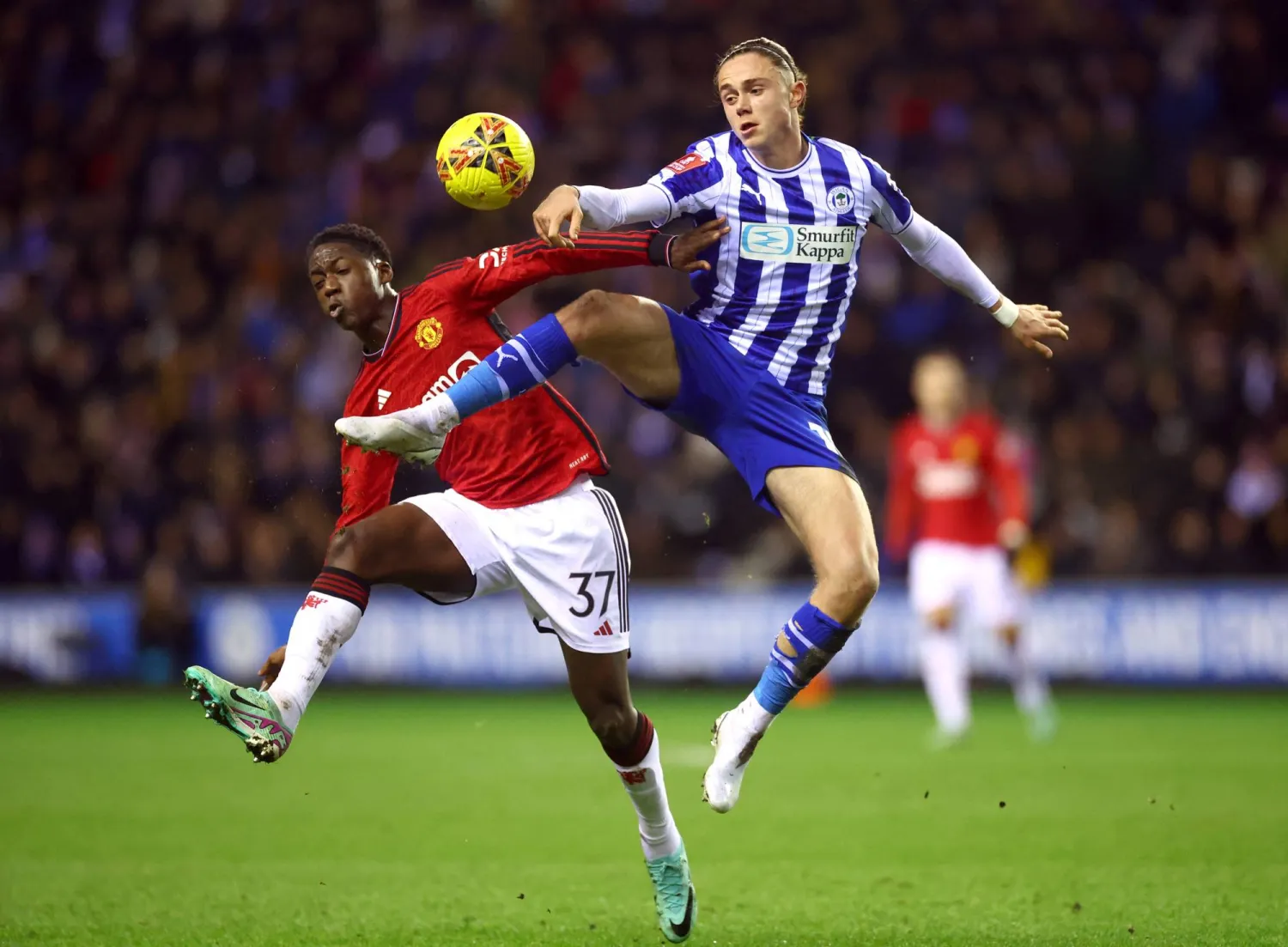 ماينو اكد في مواجهة ويغان فيكأس انجلترا امكانية أن يصبح ركيزة اساسية في خط وسط مانشستر يونايتد (رويترز)