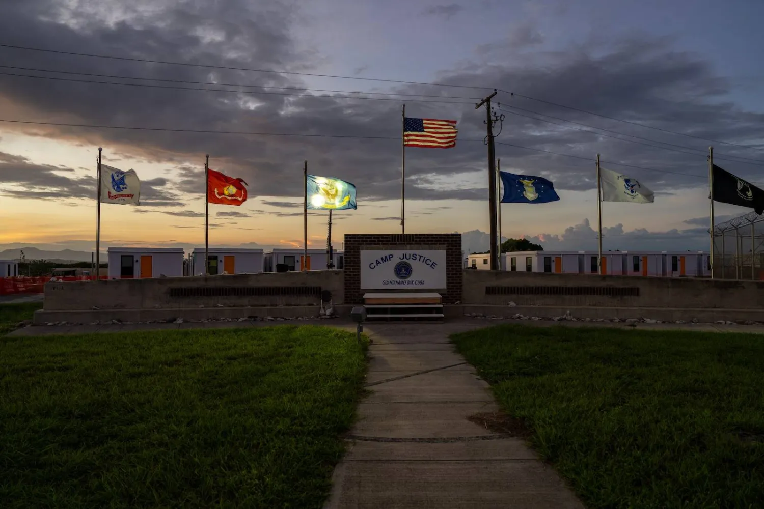 معسكر العدالة في غوانتانامو (نيويورك تايمز)