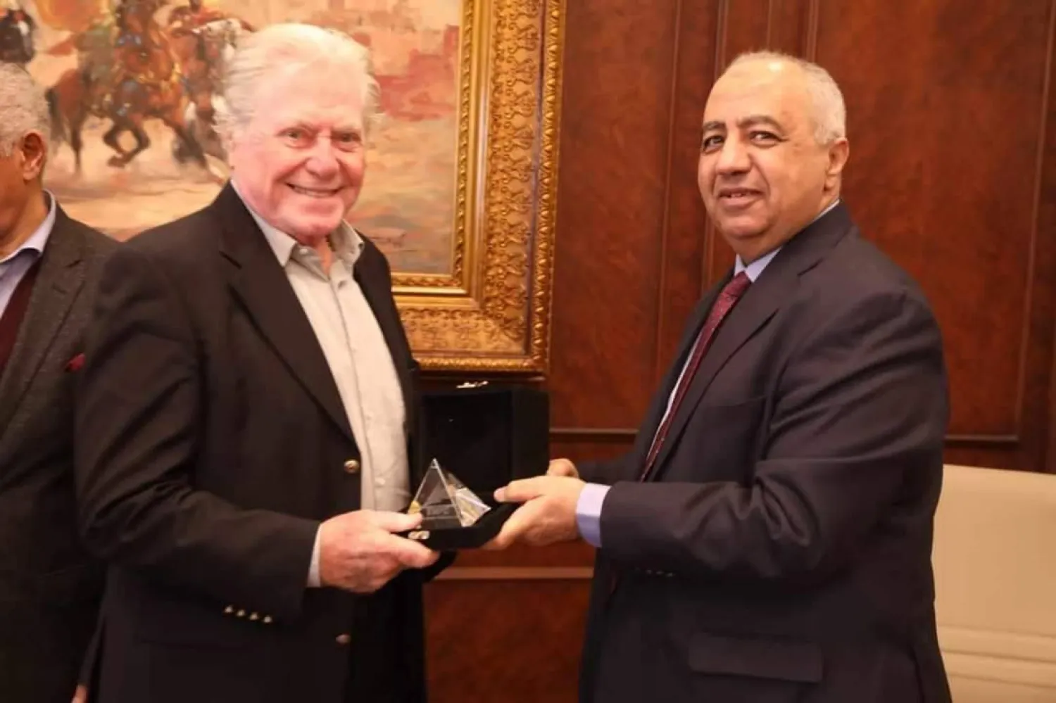 حسين فهمي وعبد الفتاح الجبالي خلال اللقاء أمس (مدينة الإنتاج الإعلامي)