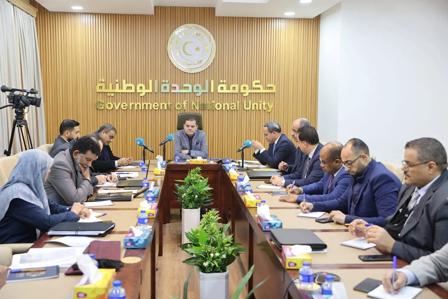 الدبيبة خلال ترؤسه لجنة دراسة بدائل المحروقات بحكومته (المكتب الإعلامي للدبيبة)