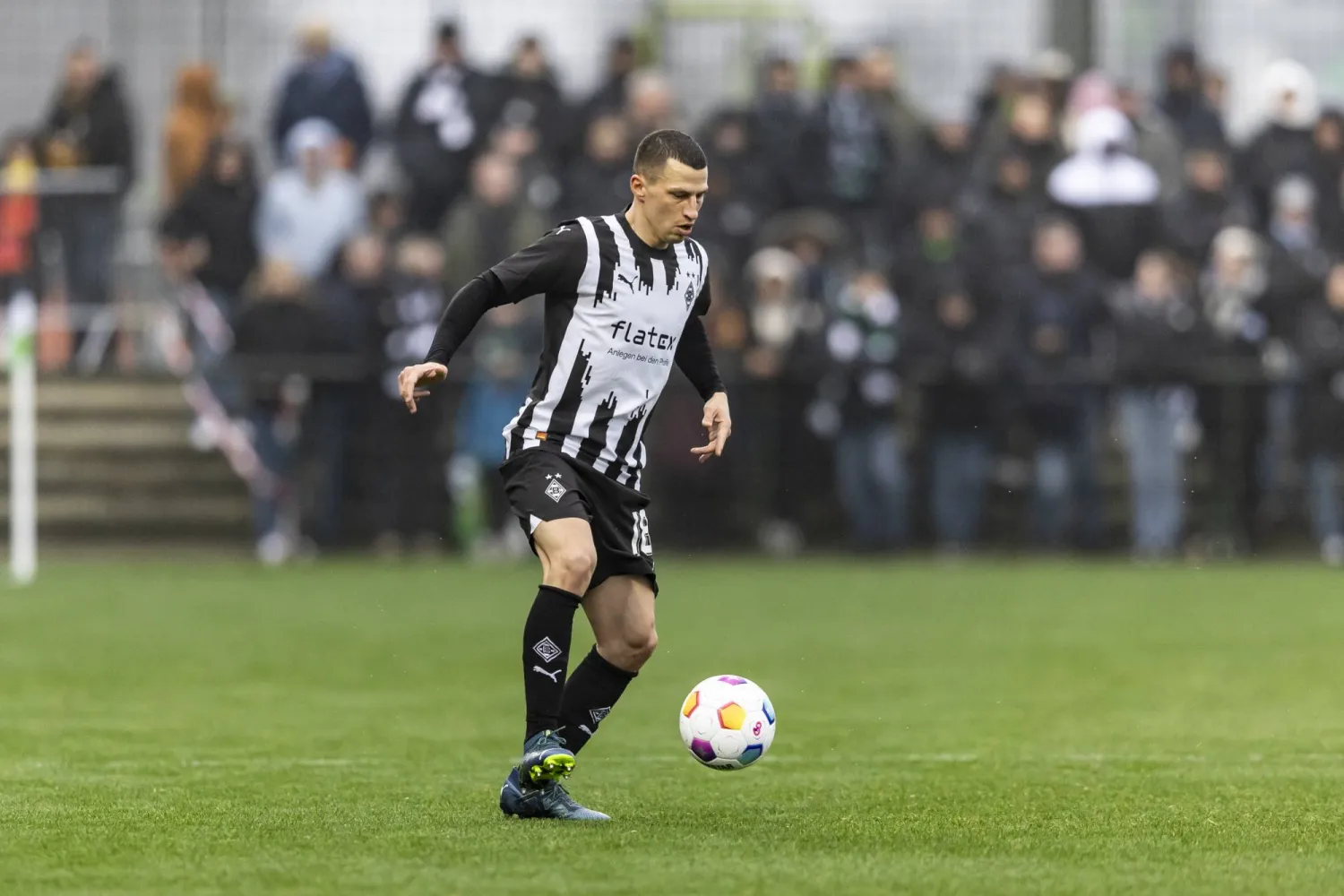 شتيفان لاينر مدافع بوروسيا مونشنغلادباخ (غيتي)