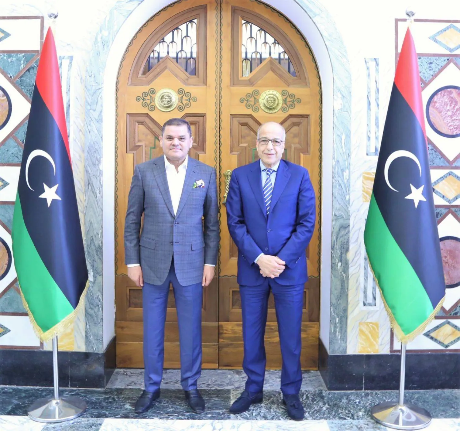 لقاء سابق جمع الصديق الكبير والدبيبة (موقع المصرف المركزي)