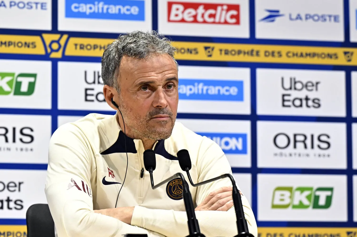 لويس إنريكي مدرب باريس سان جيرمان (غيتي)