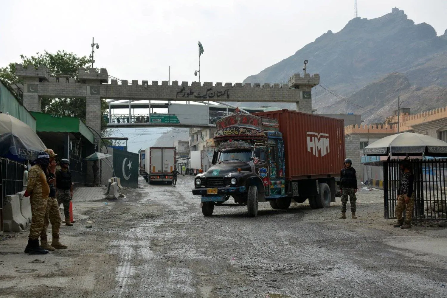 On Saturday, dozens of trucks carrying perishable items, including vegetables and fruits, waited on each side of the border for the reopening of the crossing. EPA
