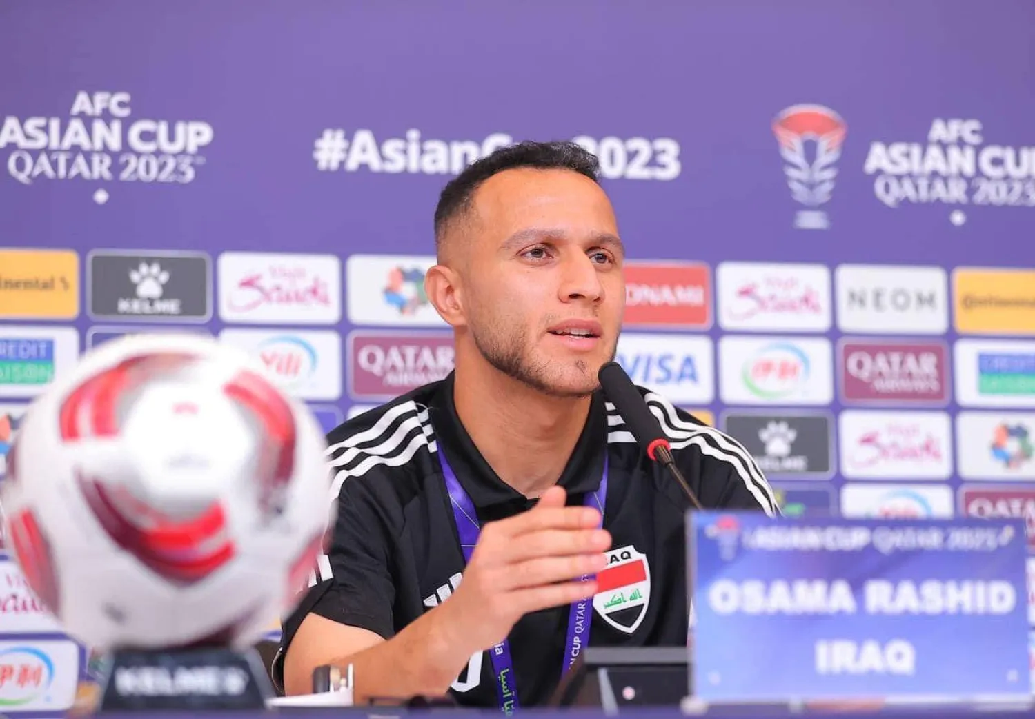 أسامة الرشيد لاعب منتخب العراق خلال المؤتمر الصحافي (المنتخب العراقي)