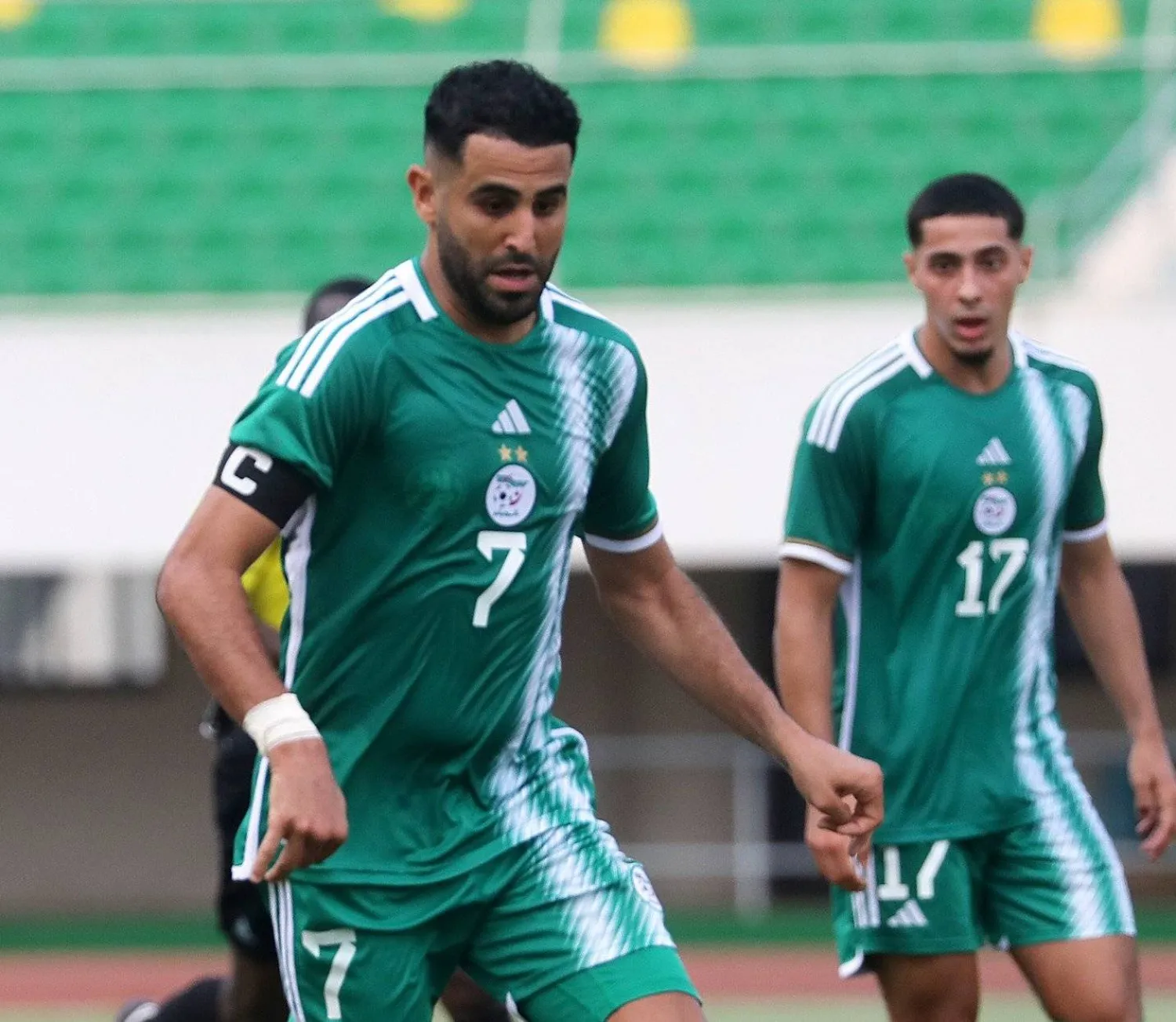 رياض محرز رهن علة منتخب بلاده في البطولة الأفريقية (الشرق الأوسط)