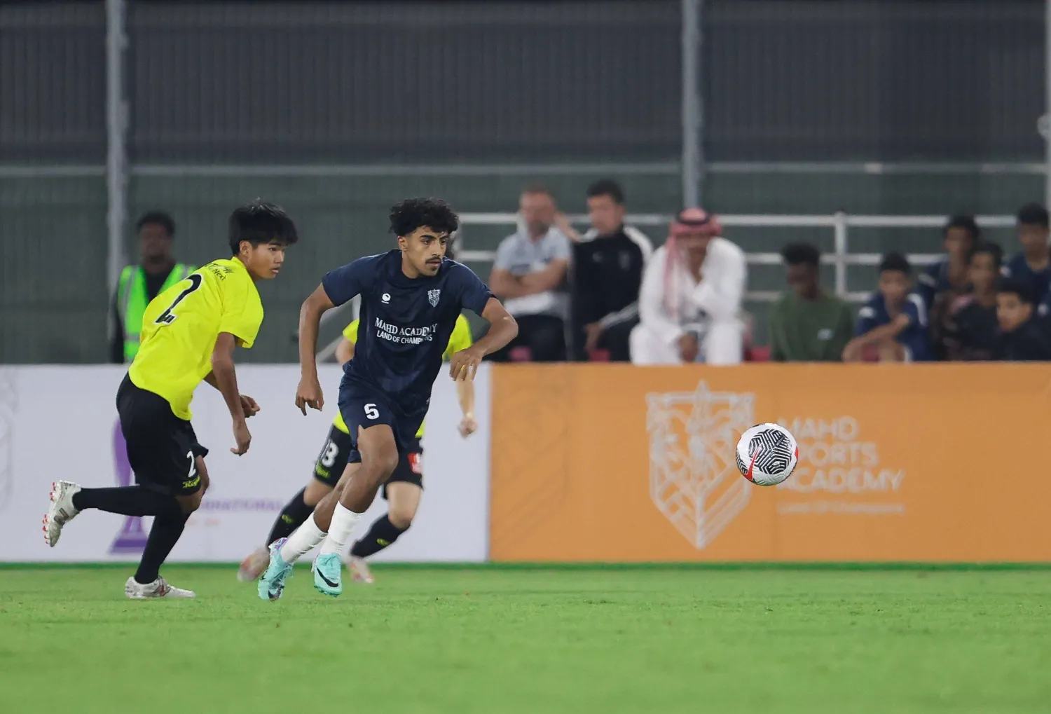 من مباراة فريق أكاديمية مهد مع كاشيوا الياباني (الشرق الأوسط)