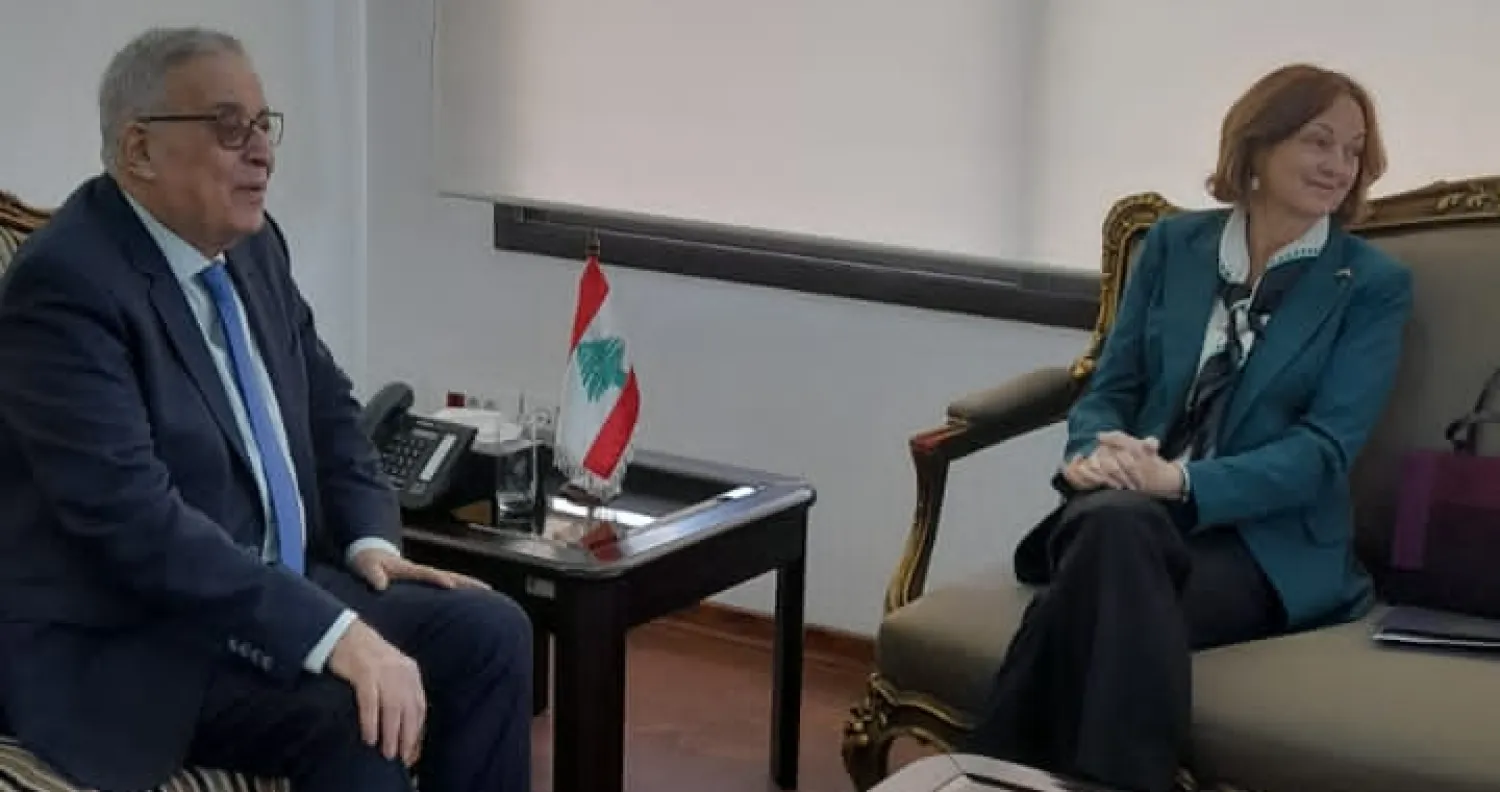 من لقاء وزير الخارجية اللبناني عبد الله بوحبيب بالقائم بأعمال سفارة الولايات المتحدة السفيرة ليزا جونسون (الوكالة الوطنية)