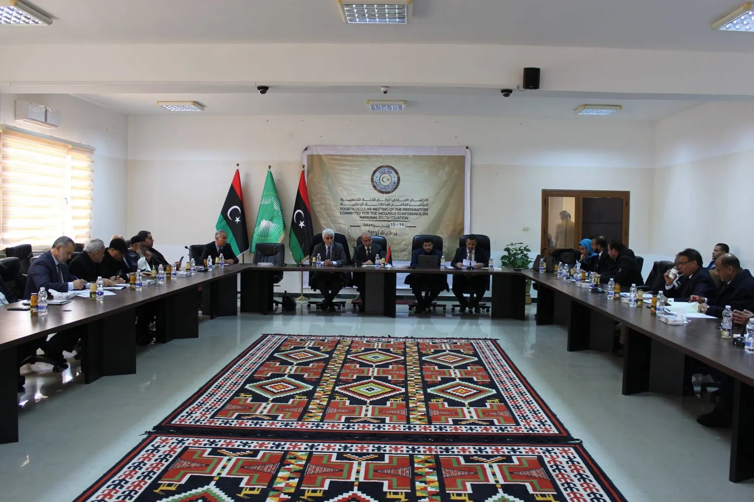 جانب من أعمال اللجنة التحضيرية لـ«مؤتمر المصالحة الوطنية» المنعقد بزوارة الليبية (المجلس الرئاسي)
