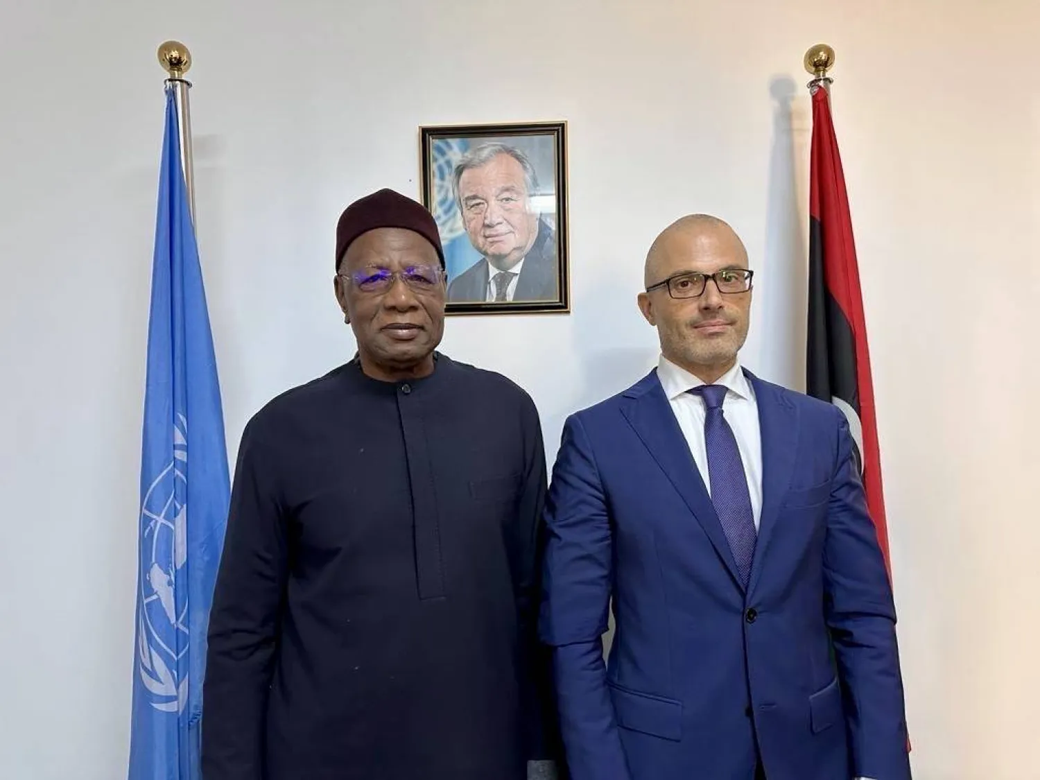 صورة وزعها سفير الاتحاد الأوروبي لاجتماعه مع المبعوث الأممي بطرابلس
