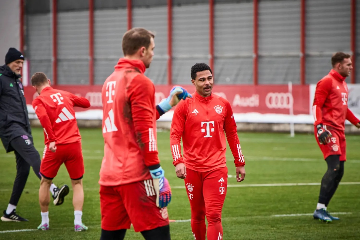 سيرج غنابري يعود لتدريبات فريقه بايرن ميونيخ (غيتي)