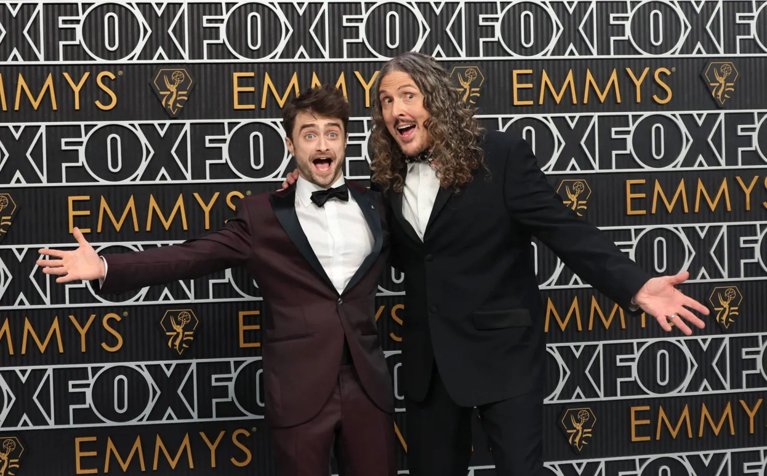 دانييل رادكليف وآل يانكوفيتش يحضران حفل توزيع جوائز «إيمي» (رويترز)