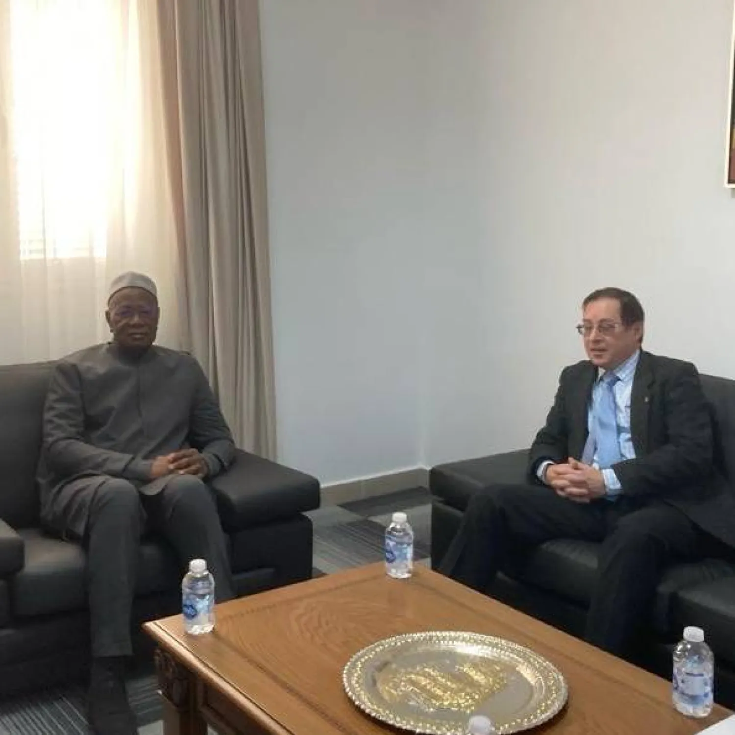 صورة نشرها باتيلي للقائه مع سفير روسيا في طرابلس