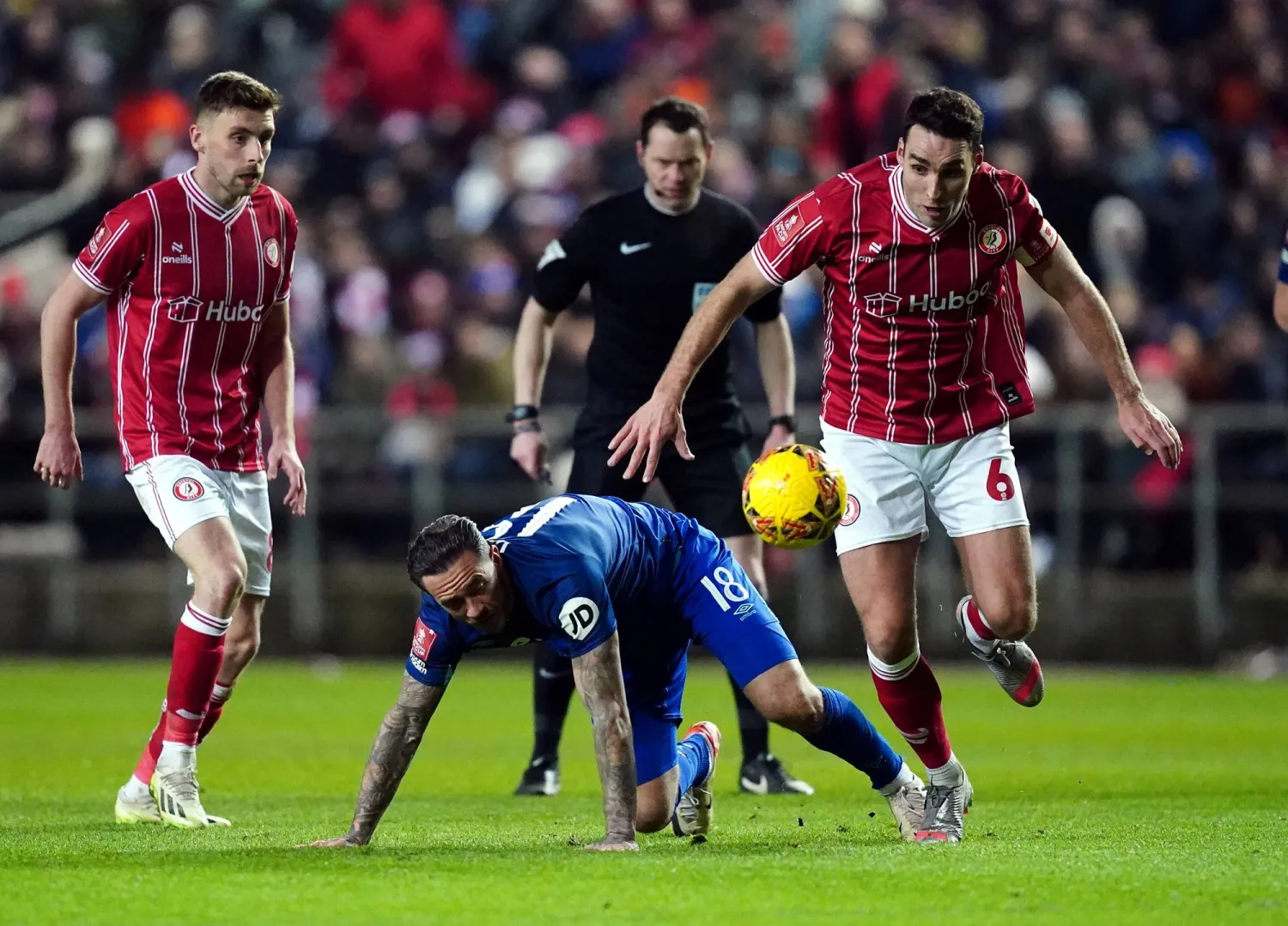 وست هام خرج بعد خسارته أمام بريستول سيتي (د.ب.أ)