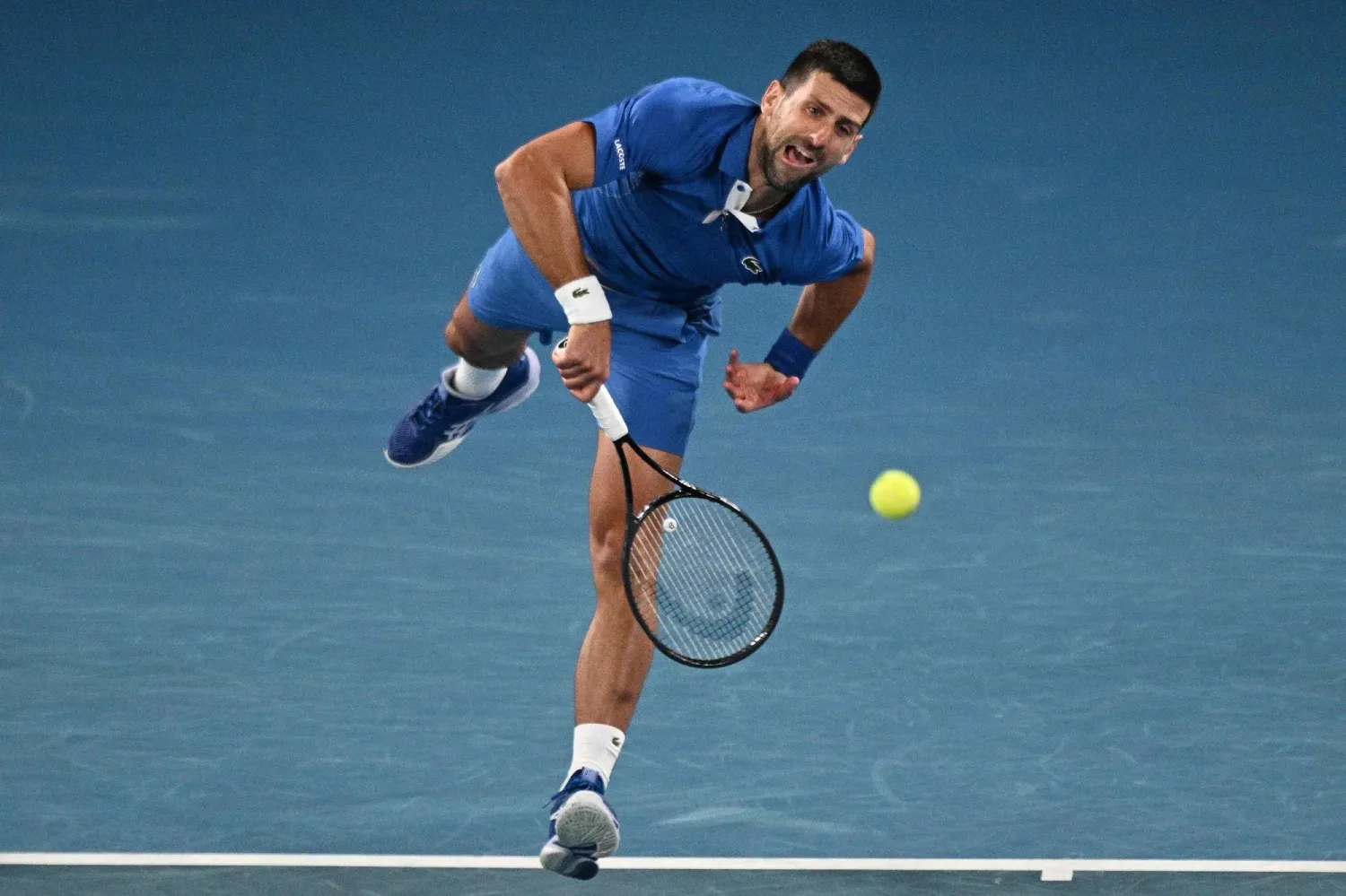 نوفاك واجه صعوبة أمام الأسترالي بوبيرين (أ.ف.ب)