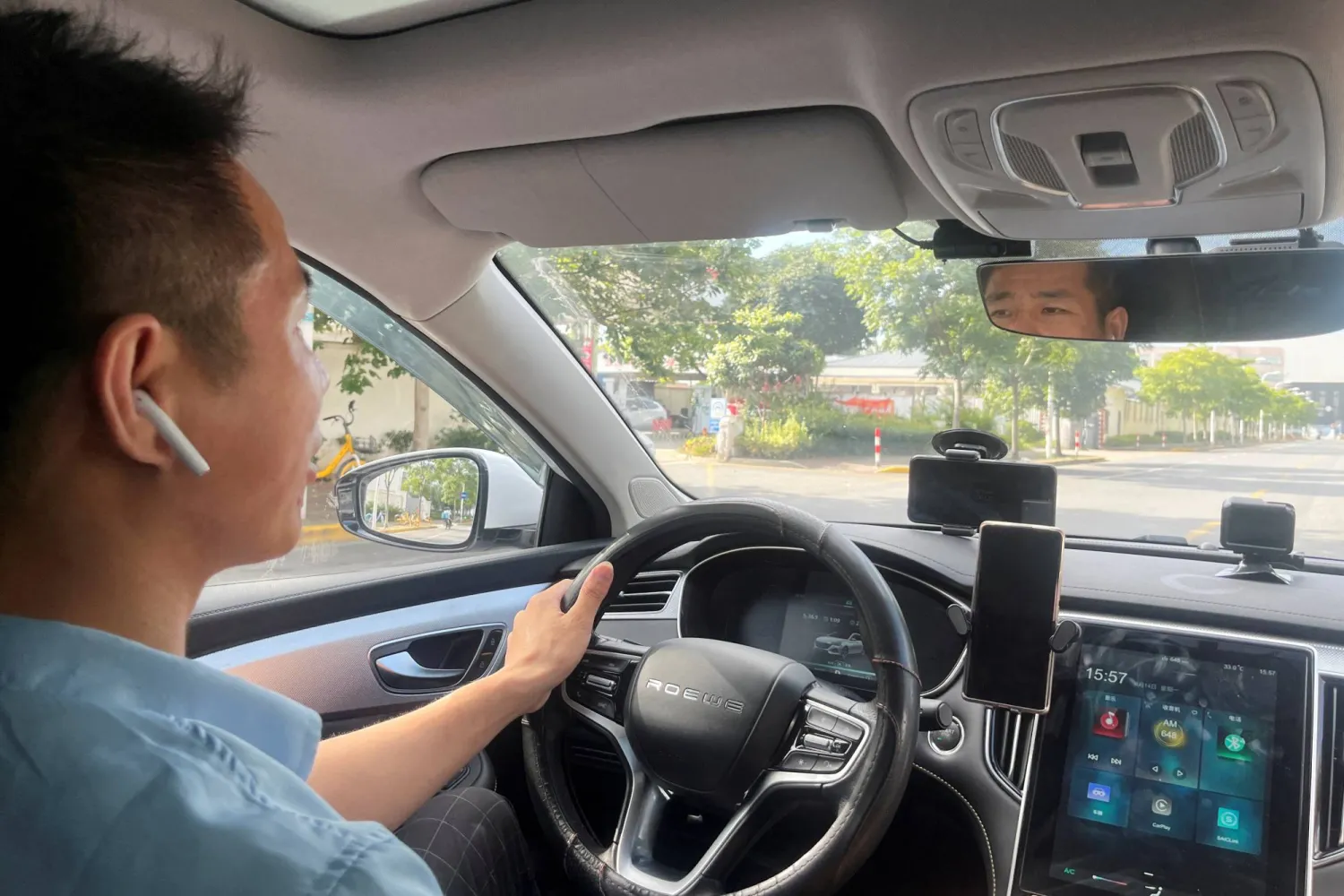 الدراسة وجدت أن الذكور يتفوقون على الإناث «بشكل ملحوظ» في تحديد الاتجاهات (رويترز)