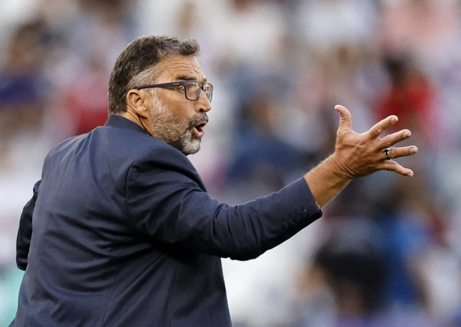 بيتزي مدرب البحرين (رويترز)