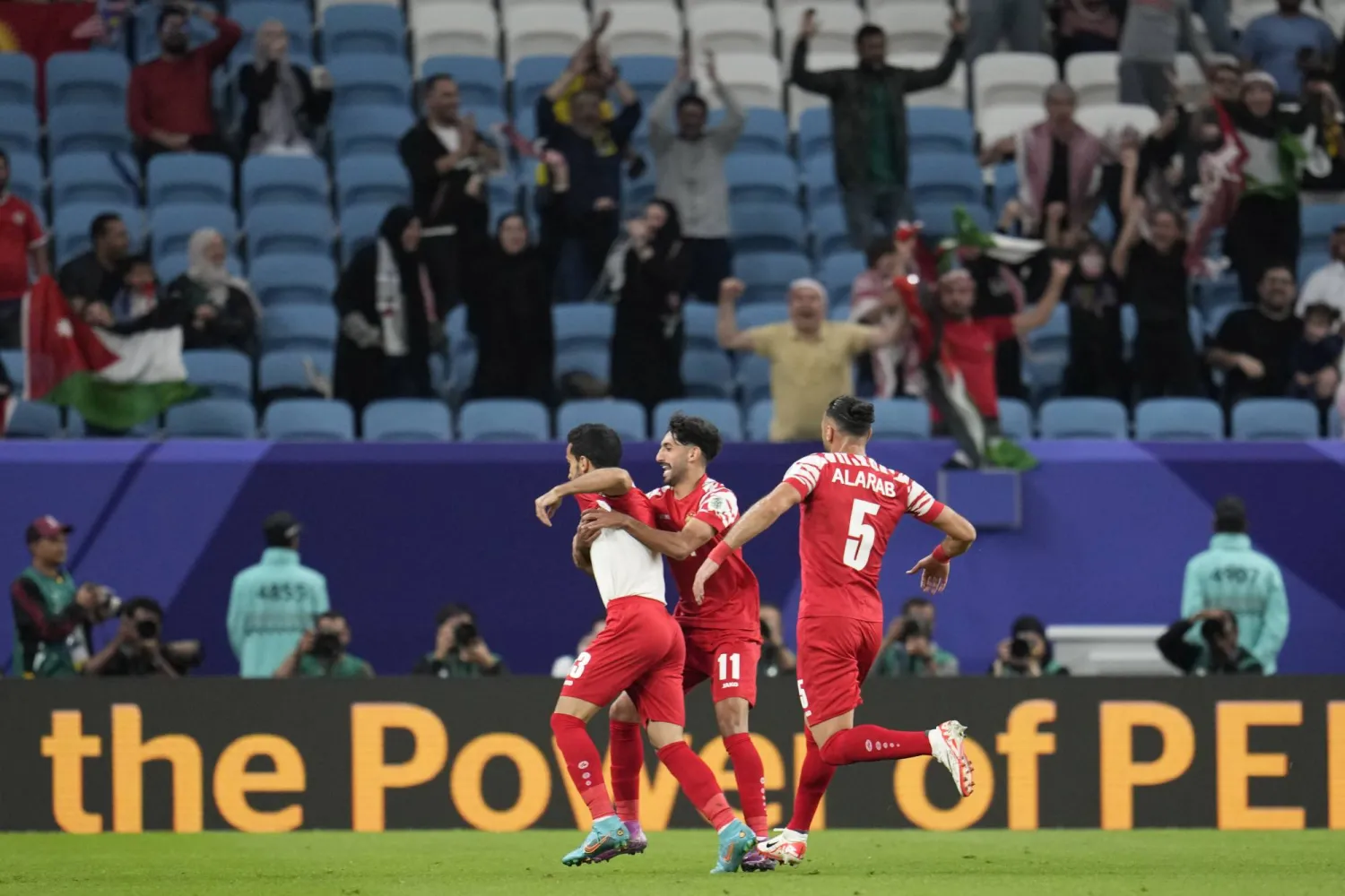 المرضي كتب عبارة على قميصه تدافع عن فلسطين (أ.ب)