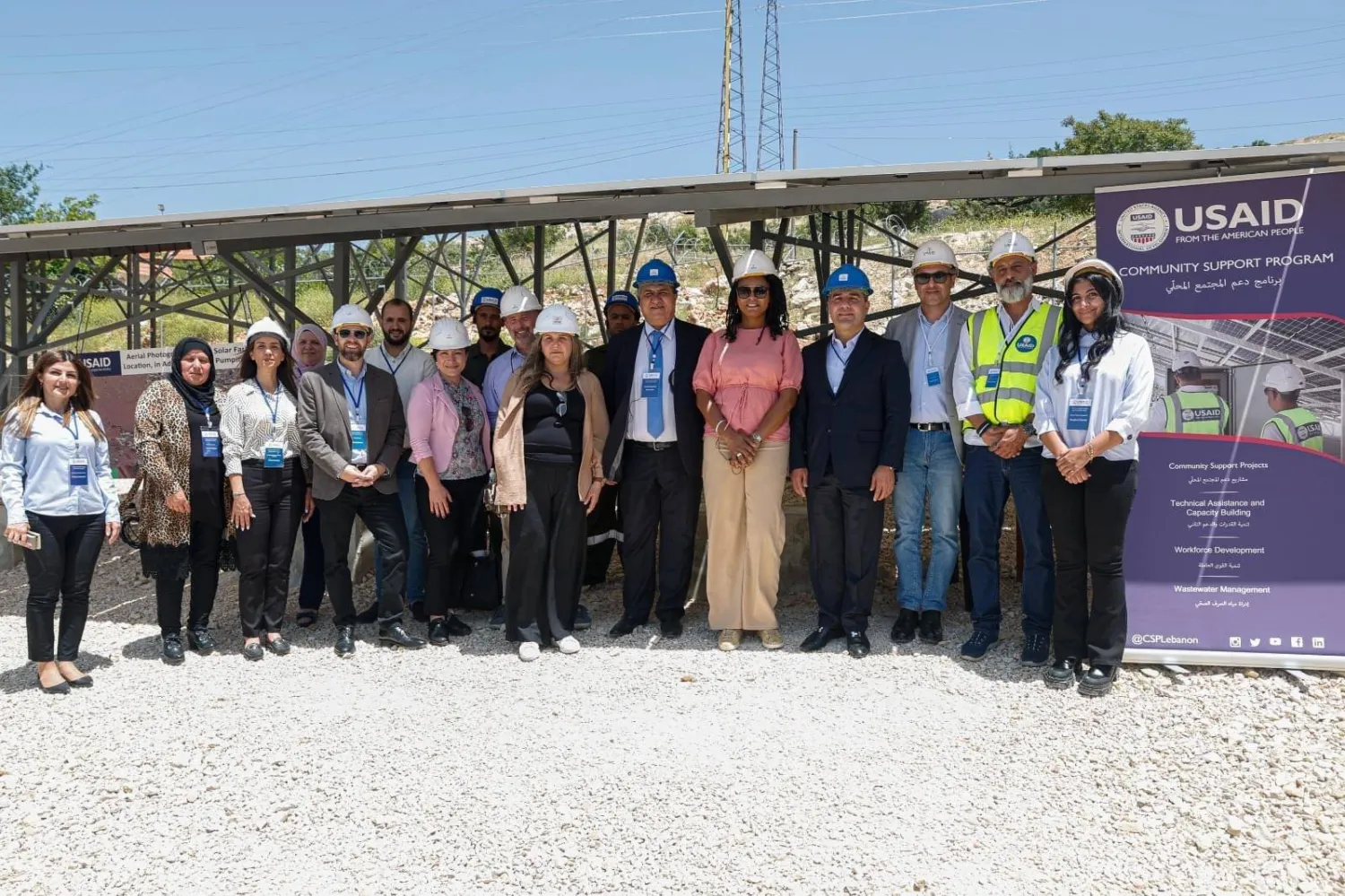 كبيرة مستشاري التنمية في القيادة المركزية الأميركية أليكسيو باتلر تتفقد محطة مجدل عنجر في يوليو الفائت (سي إس بي)