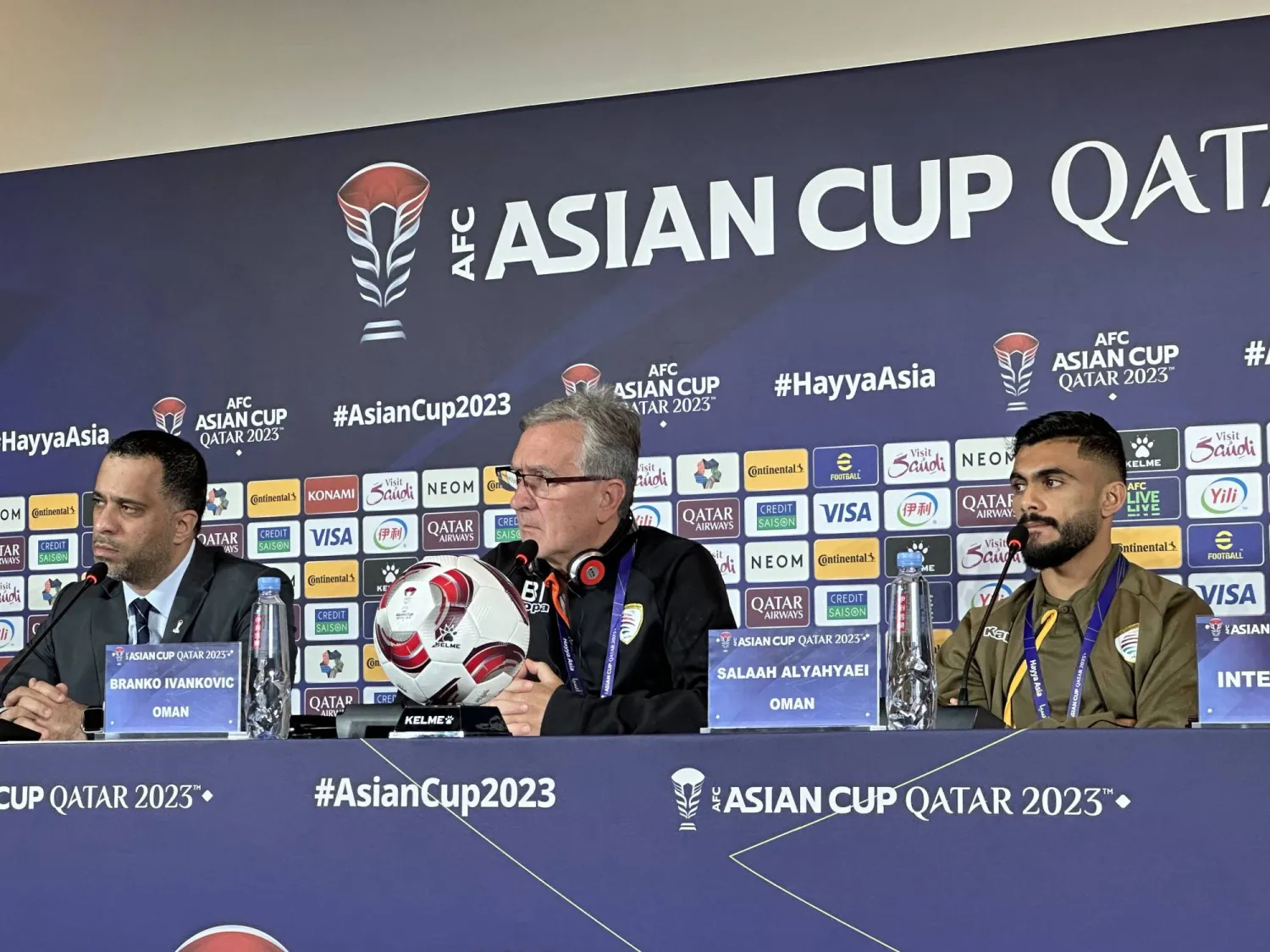 برانكو مدرب عمان خلال المؤتمر الصحافي (الشرق الأوسط)