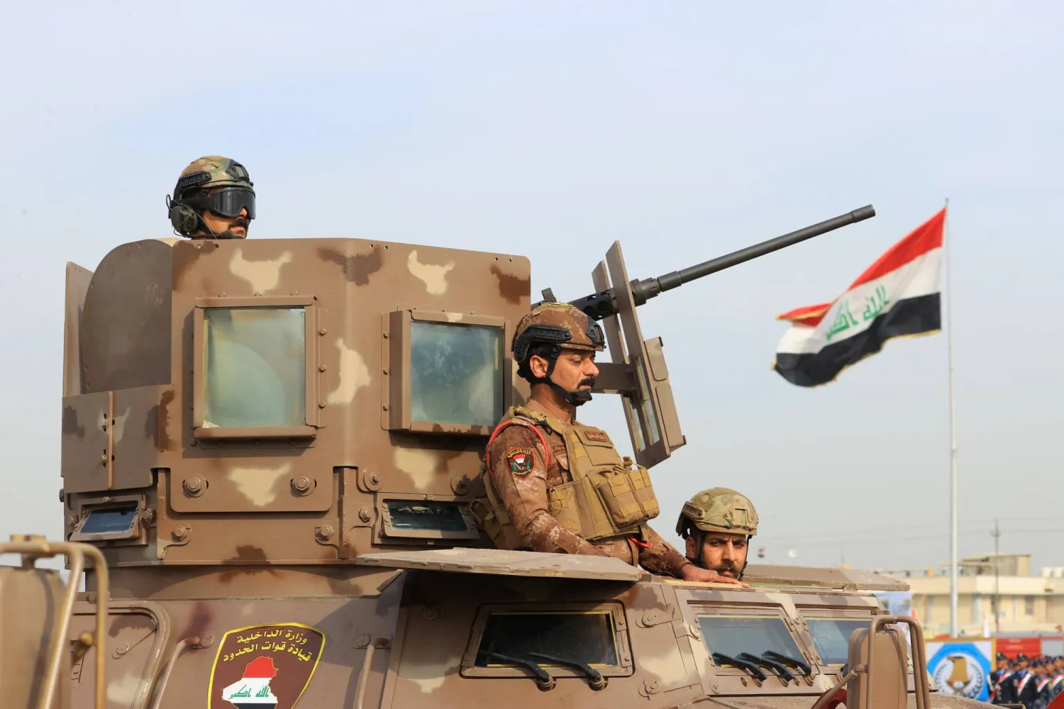 عربة مدرّعة للشرطة العراقية (رويترز)