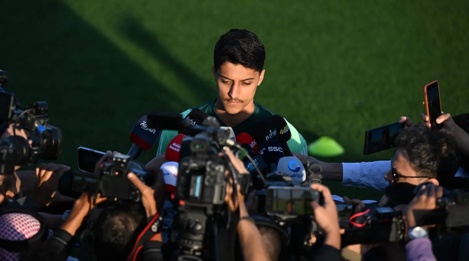 فيصل الغامدي في حديثه لوسائل الإعلام (تصوير: بشير صالح) 