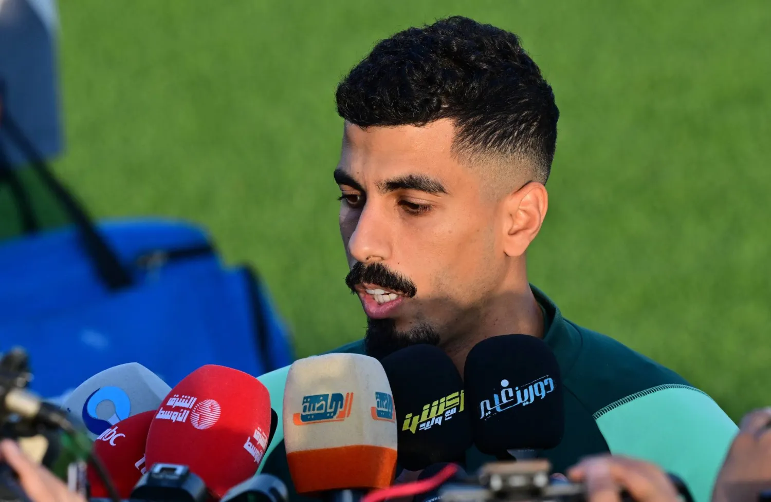 علي لاجامي لاعب المنتخب السعودي (تصوير: بشير صالح) 