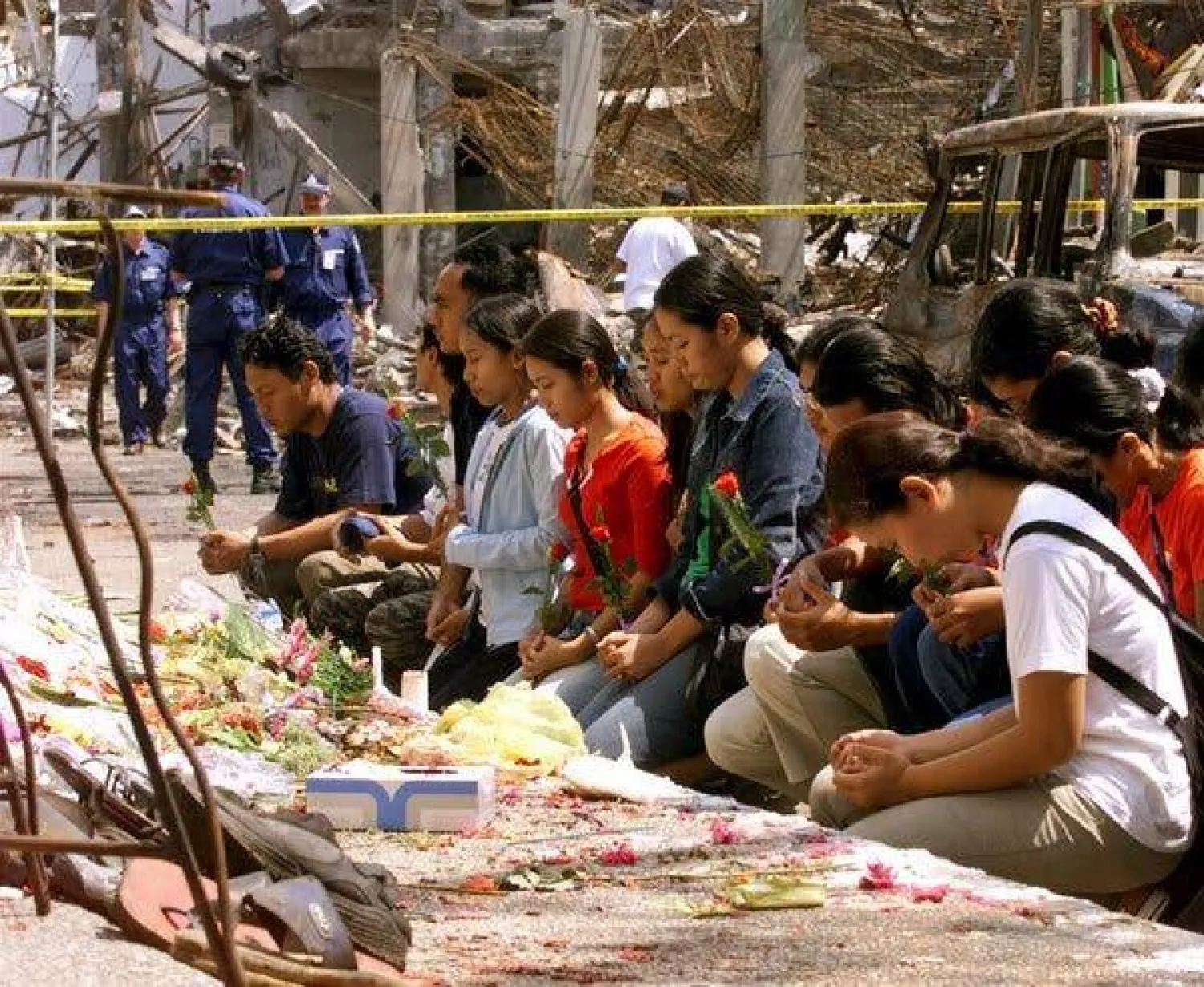 أدت التفجيرات عام 2002 إلى مقتل سياح وعمال من 22 دولة (رويترز)