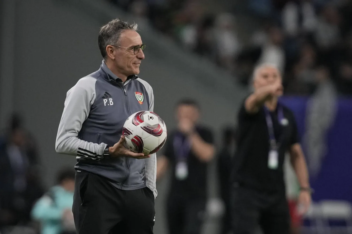 باولو بينتو مدرب الإمارات (أ.ب)