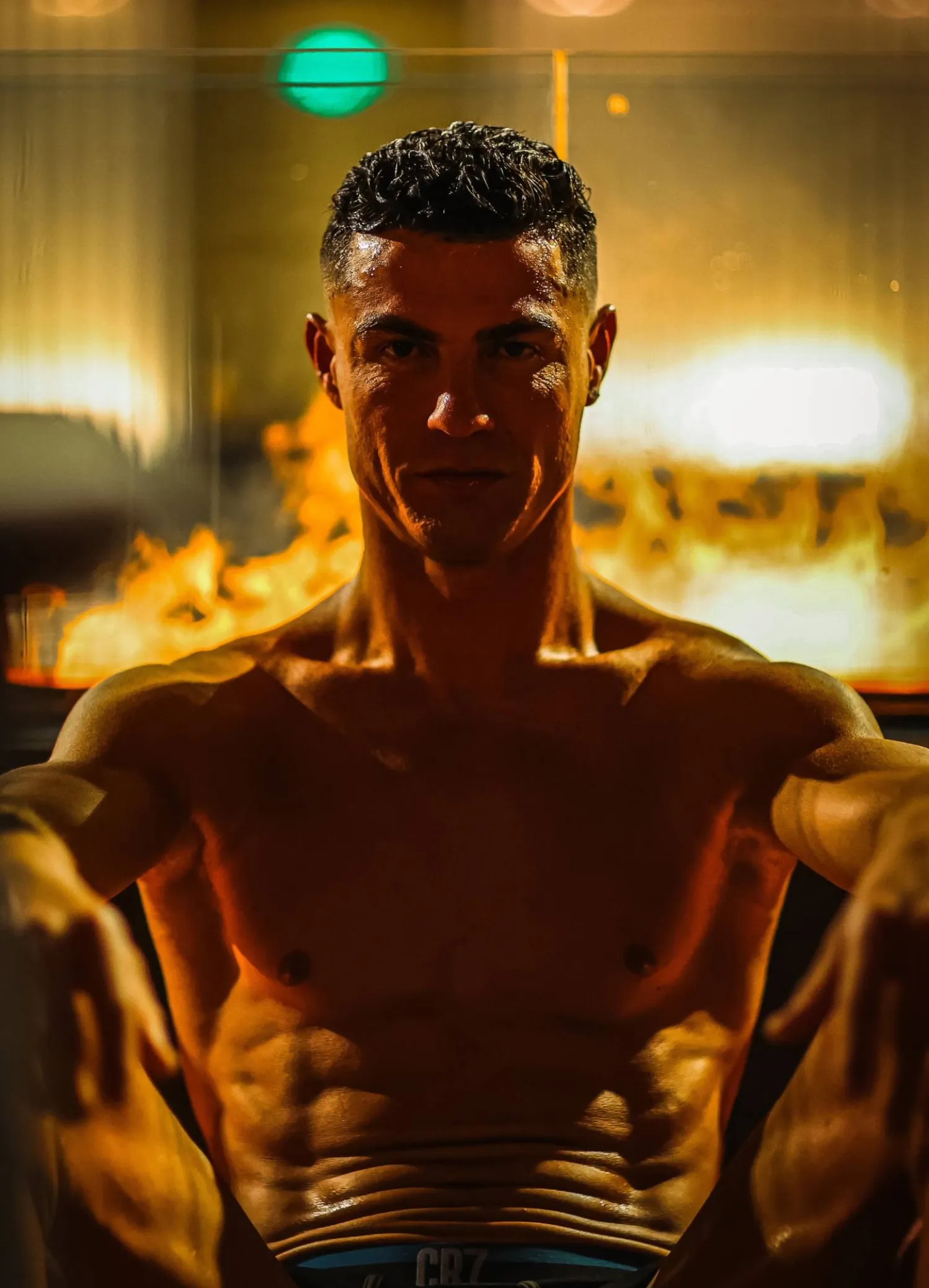 رونالدو خلال الاستشفاء في النادي الصحي بالصين (نادي النصر)