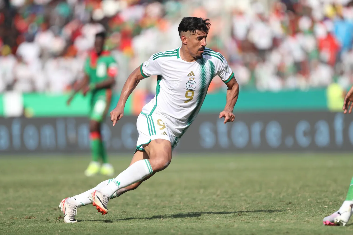 بغداد بونجاح هداف منتخب الجزائر (غيتي)